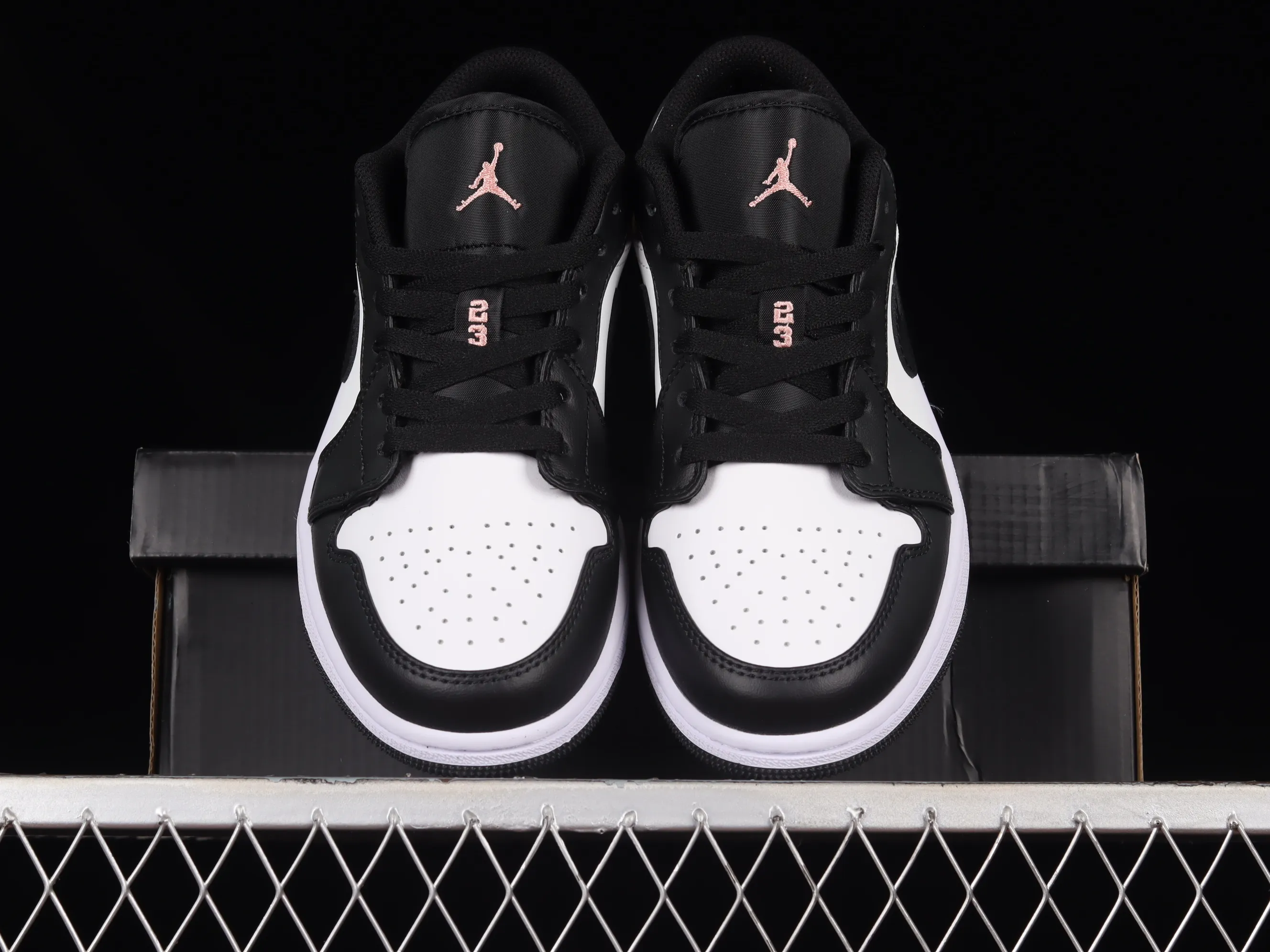 All categories Air Jordan Jordan series basketball shoes Air Jordan 1 Low Z version Air Jordan 1 Low AJ1 Joe 1 black and white laser cultural and leisure sports sneakers DQ2516-108